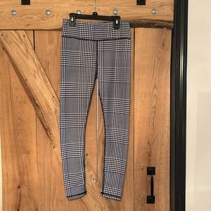 BARBELL CARTEL LEGGINGS (says Medium but fits more like an XS)